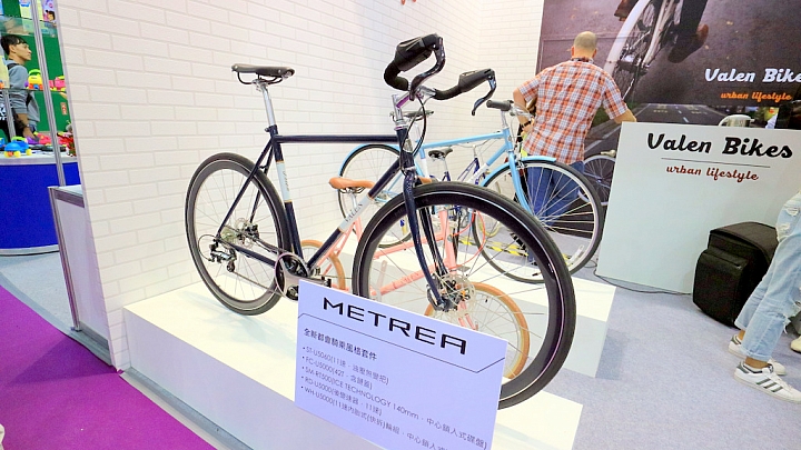 《2016自行車展》 圖多 字少