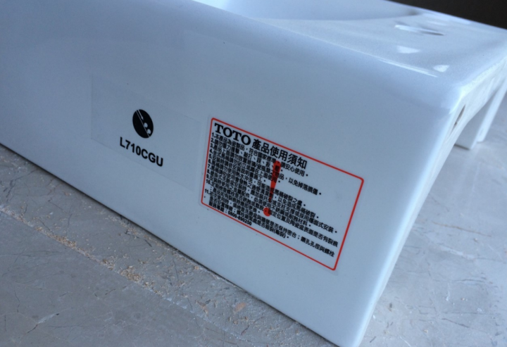 請問 面盆後面的孔