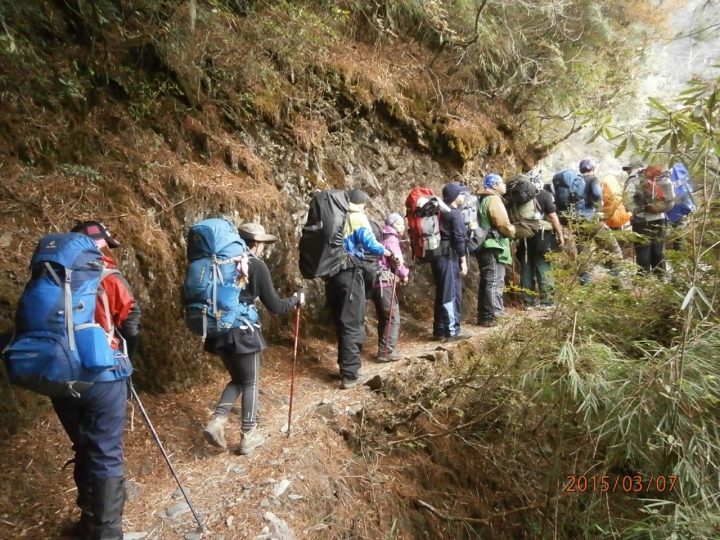 點點白雪的東北亞最高峰-玉山挑戰成功