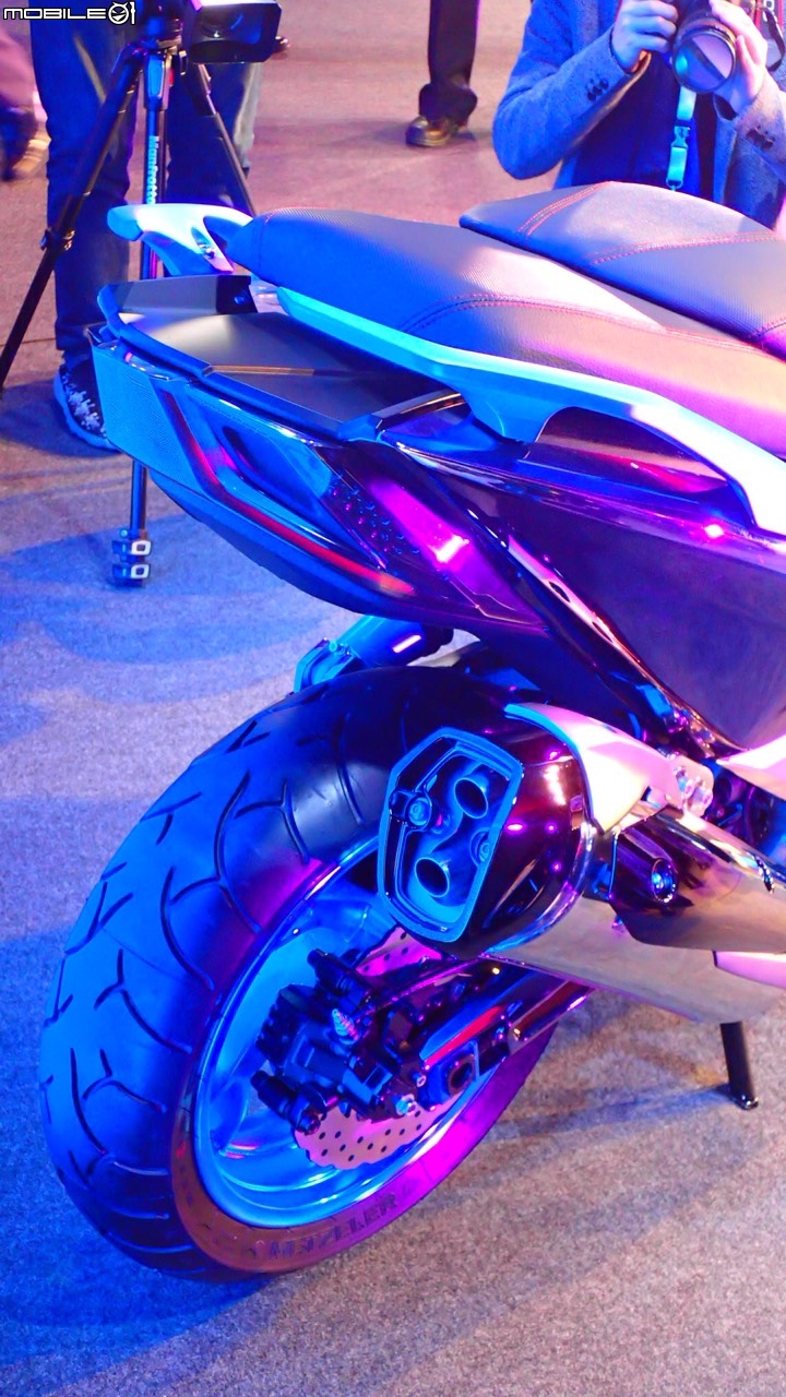 [海外快訊]國產雙缸再一發！KYMCO 光陽日本全新推出 K50 Concept 雙缸大型重機！