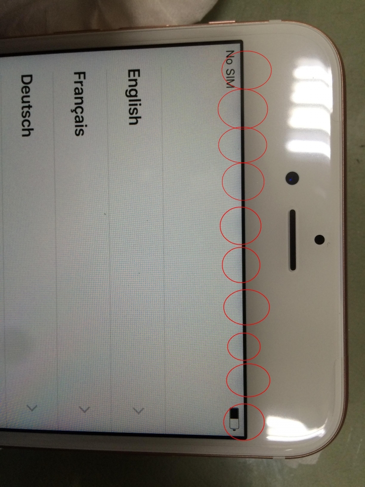 IPHONE6S+ 128G 螢幕上方有一排等距離的半圓形陰影?