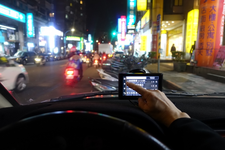 想請問大家使用Garmin nuvi 57有像我一樣的困擾嗎？