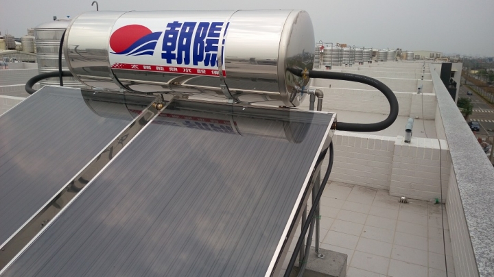 朝陽太陽能熱水器圖片