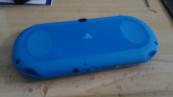 PS VITA 水波藍 開箱