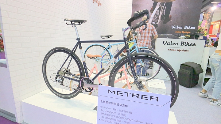 《2016自行車展》 圖多 字少