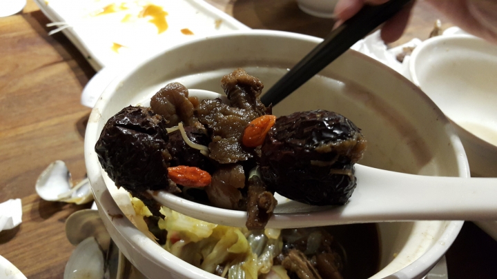 雙月食品社。溫補湯品一級棒
