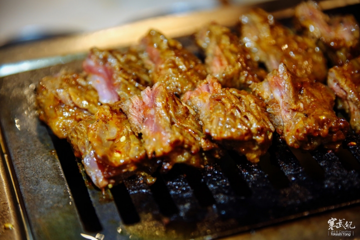 大阪燒肉雙子Futago 林森店｜超喧囂大阪流日式燒肉‧下班快來喝酒吃肉！