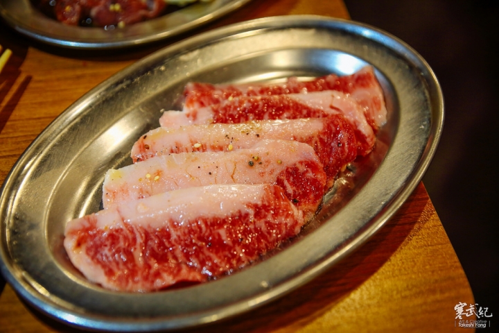 大阪燒肉雙子Futago 林森店｜超喧囂大阪流日式燒肉‧下班快來喝酒吃肉！