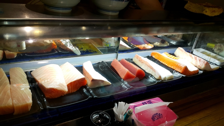 畔の食堂。離家頗近的美味食堂