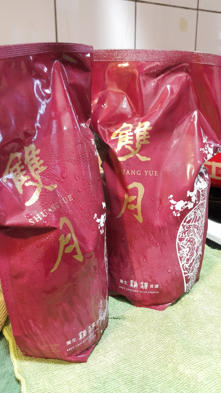 雙月食品社。溫補湯品一級棒