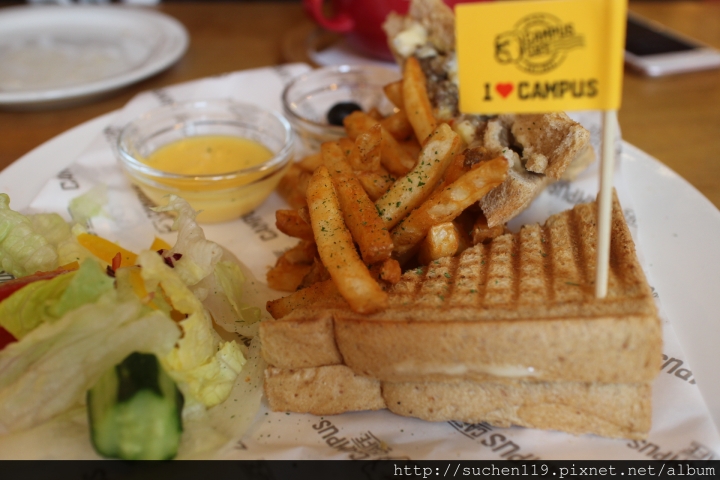 Campus Cafe(站前旗艦店)美式風格大份量異國美食~我喜歡