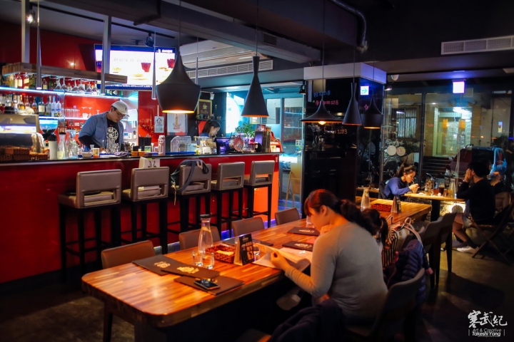 FREAKS CAFÉ & BISTRO 癮客｜雅痞風義式小酒館‧窯烤起司披薩超對味！