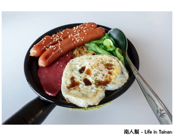 【台南市東區-美食】台南出現香港路旁小餐館~~星仔冰室