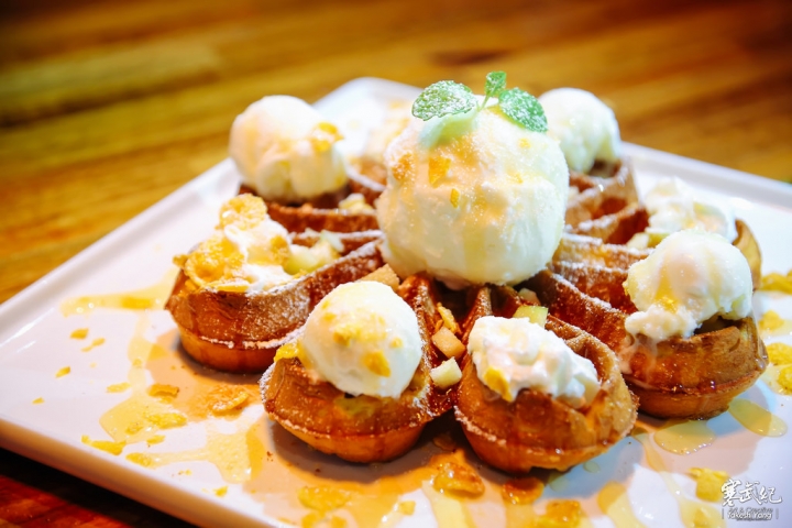 FREAKS CAFÉ & BISTRO 癮客｜雅痞風義式小酒館‧窯烤起司披薩超對味！