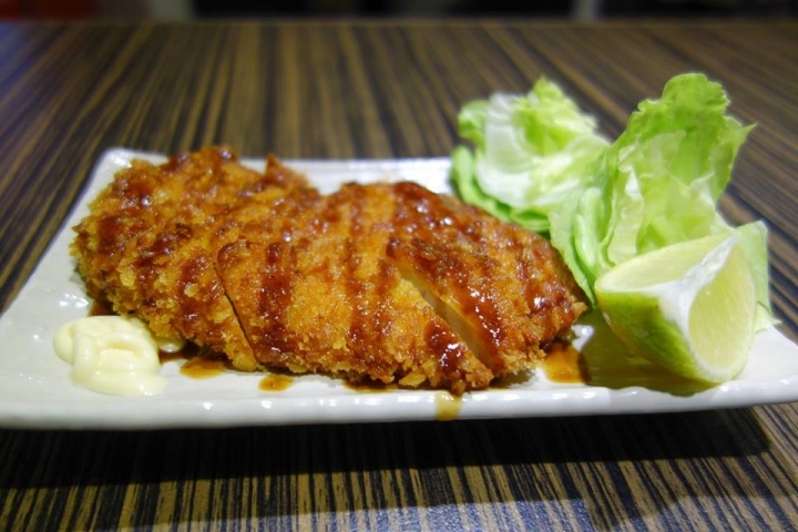 台北松山區美食 ▌跟日本一樣好吃的丼物食堂 捷運南京三民站 日式炸豬排 玉子燒 雞唐揚 天婦羅 炸牡蠣 炸豆腐 起司可樂餅 咖哩飯 奶酪