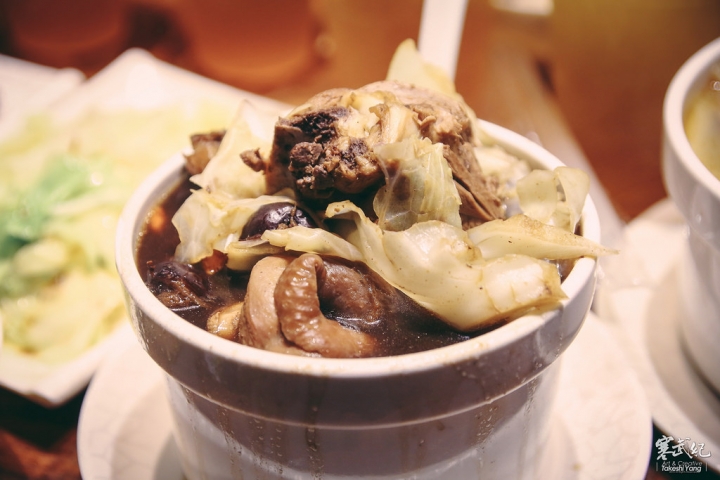捷運善導寺‧雙月食品社｜張忠謀也愛這一味‧養生溫補古早味雞湯！