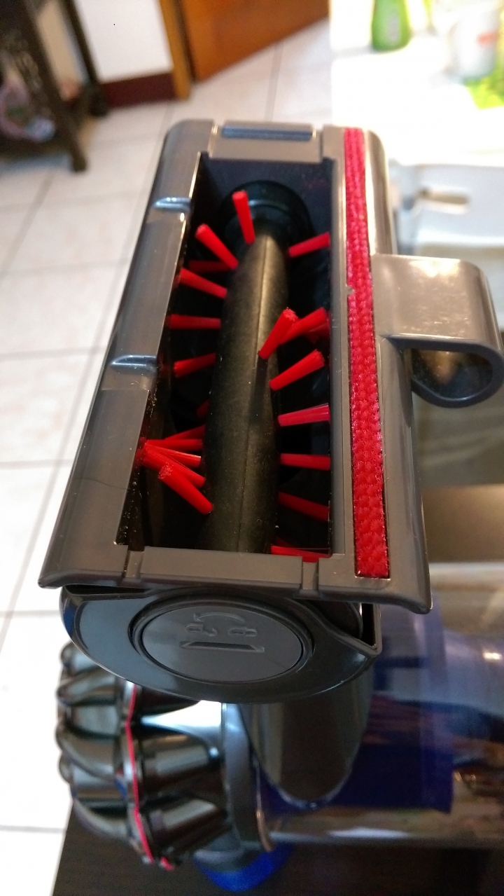 揮別過敏的打掃神器~Dyson V6 Fluff吸塵器！！