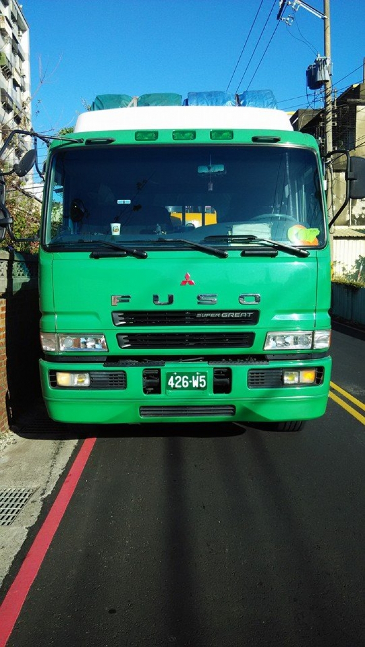 [純分享] 老爸的賺錢愛駒-MITSUBISHI FUSO