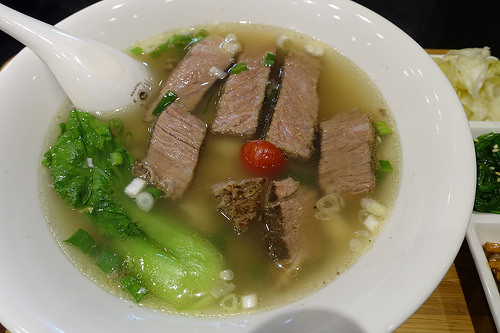 【食記】捷運國父紀念館站/延吉街美食。小熟成牛肉麵