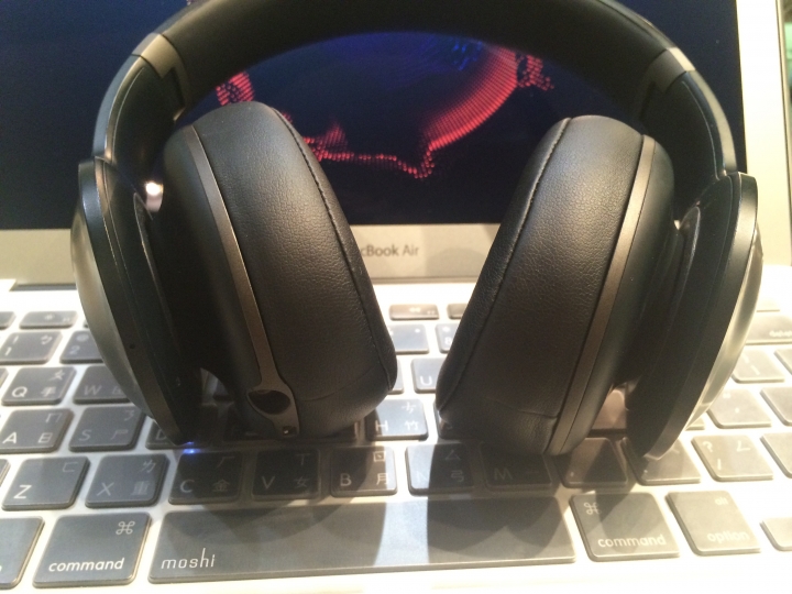 「開箱」JBL Everest Elite 700BT 不專業開箱