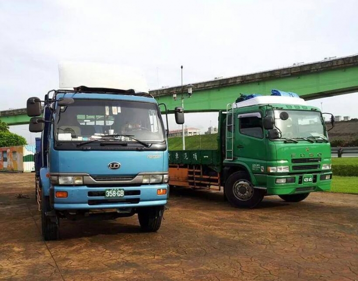 [純分享] 老爸的賺錢愛駒-MITSUBISHI FUSO