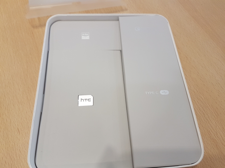 (4/18更新拍照比較)HTC 10 金色開箱心得，附S7 Edge使用上的比較