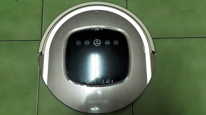 Thomson掃地機器人簡易開箱