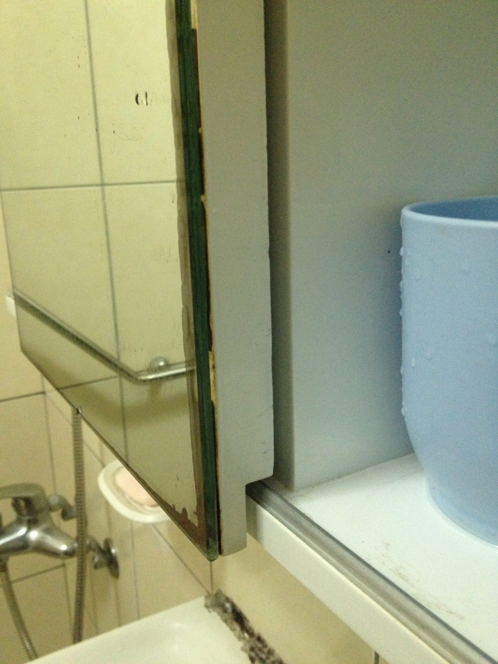 浴室玻璃鏡黑點+黑邊...更換疑問
