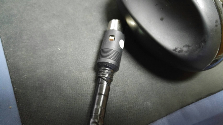focal xs 2.1 斷線