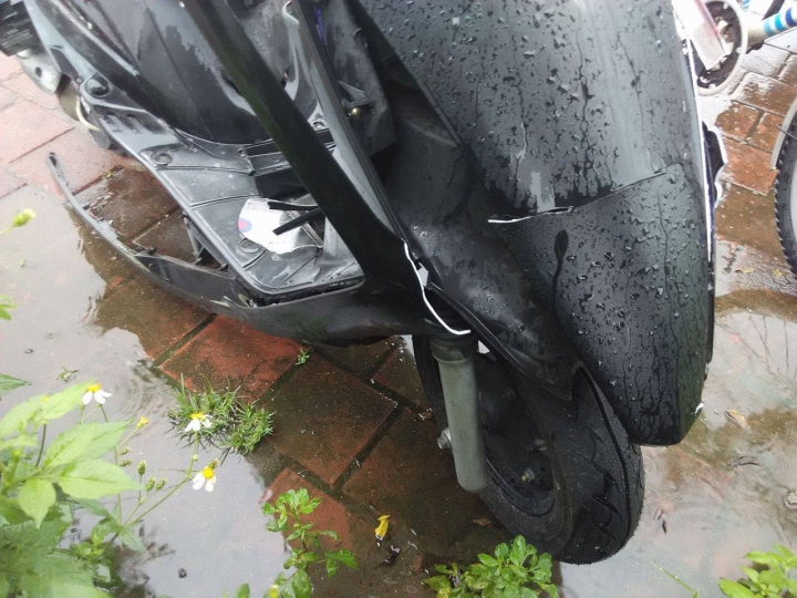 新手車禍    請各位鑑定   附圖