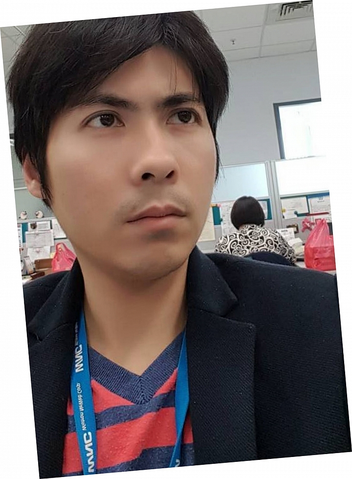 弟要做海報 求PS大神 幫我P成孔子