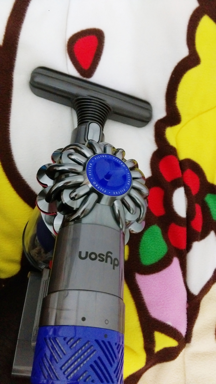 揮別過敏的打掃神器~Dyson V6 Fluff吸塵器！！