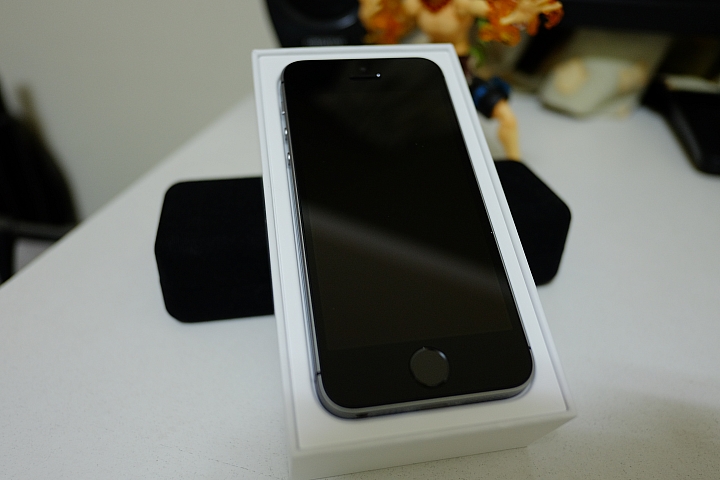 [開箱] iPhone SE 太空灰 我回來了!!!