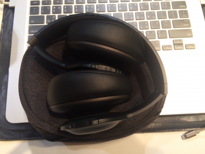 「開箱」JBL Everest Elite 700BT 不專業開箱