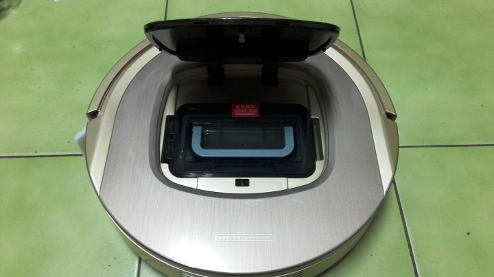Thomson掃地機器人簡易開箱