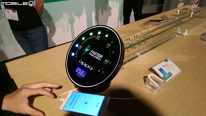 地表最強的自拍機！OPPO R9《9愛玩自拍》新機發表會體驗