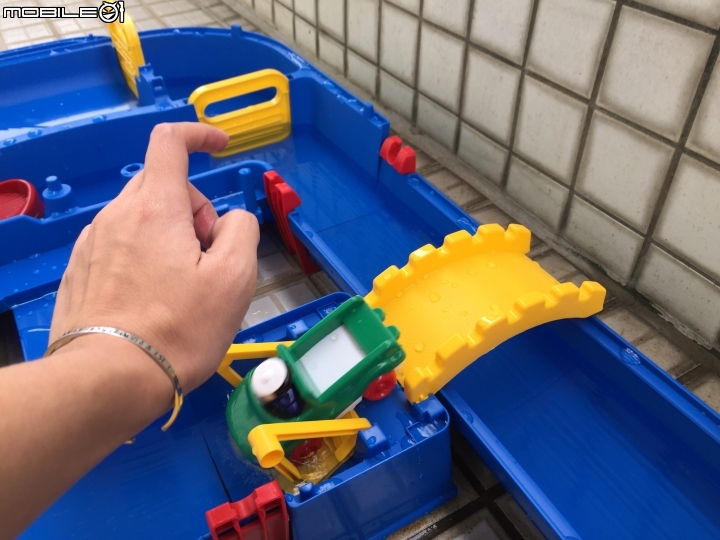 【開箱】夏天玩水趣-瑞典Aquaplay漂漂河水上玩具