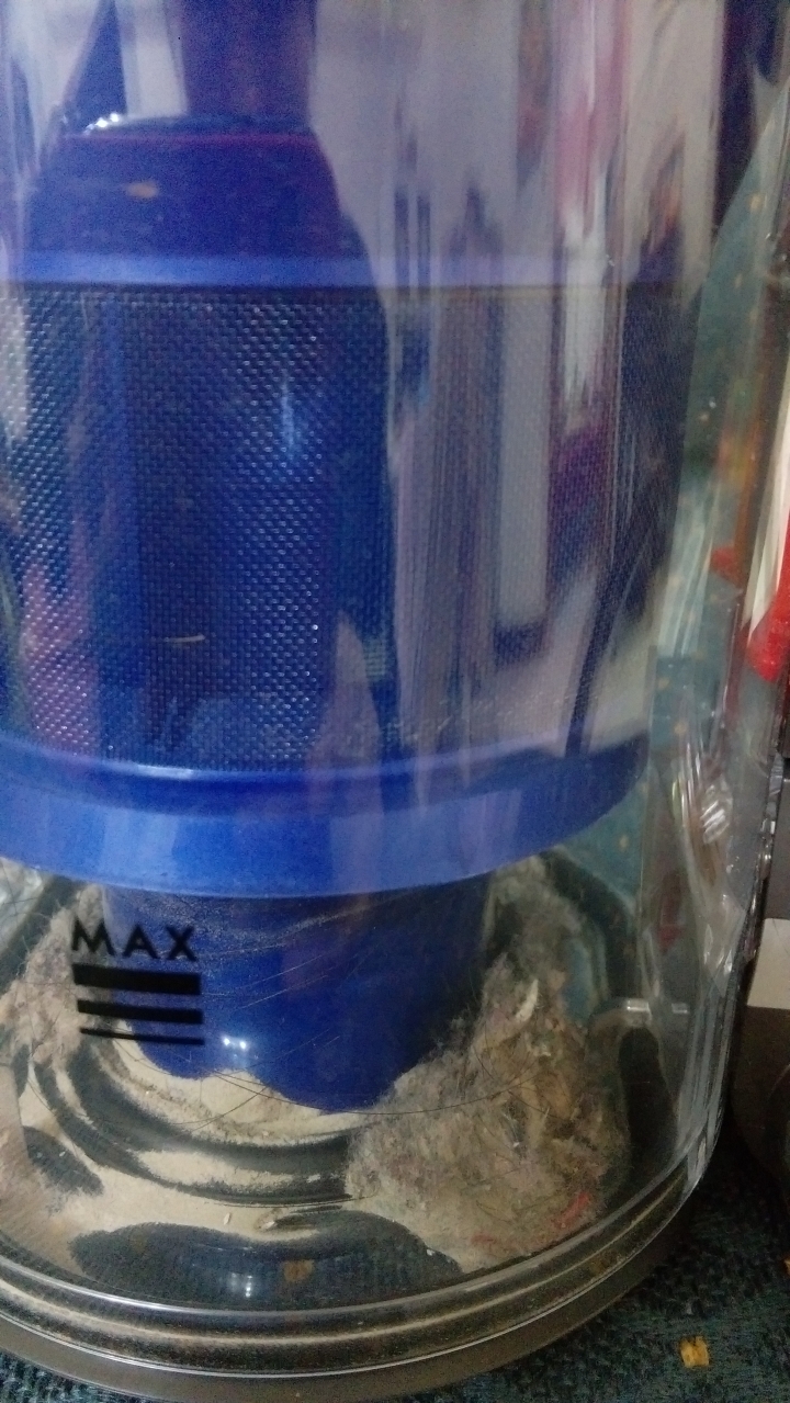 揮別過敏的打掃神器~Dyson V6 Fluff吸塵器！！