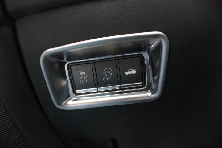 infiniti Q50 2.0t 旗艦版 遲來的開箱文(已於2021/10/22關箱）