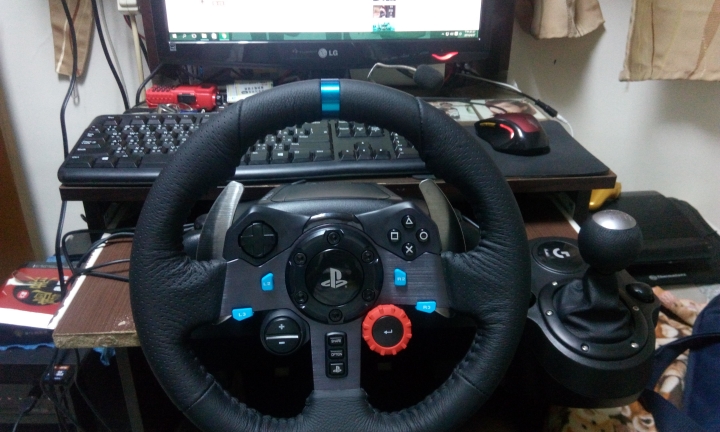 [開箱] G29 Driving Force 遊戲方向盤 圖少文多