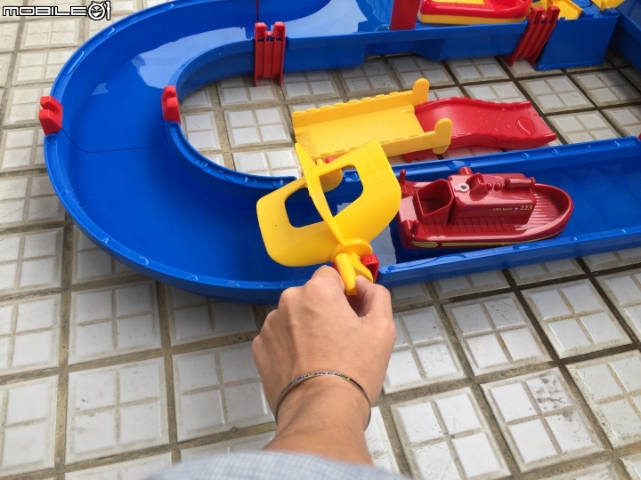【開箱】夏天玩水趣-瑞典Aquaplay漂漂河水上玩具