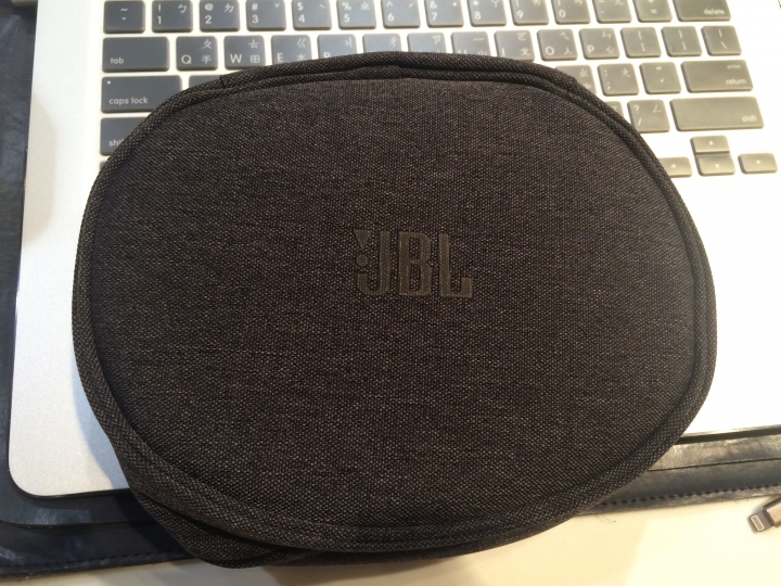 「開箱」JBL Everest Elite 700BT 不專業開箱