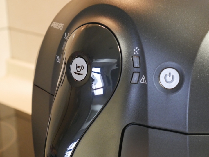 [開箱] Philips 2000 HD8650 全自動義式咖啡機，一鍵完工、適合全家人的入門咖啡機