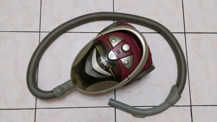 揮別過敏的打掃神器~Dyson V6 Fluff吸塵器！！