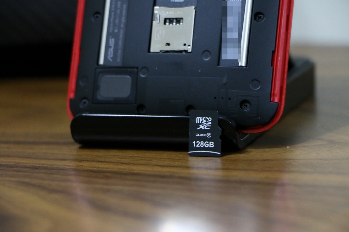 開箱"碳纖控"完全命中! ASUS ZenFone 2 Deluxe Special Edition 128G(256G)