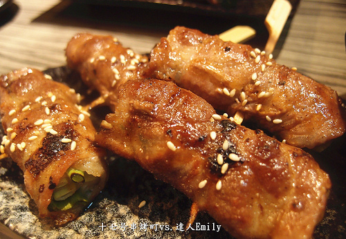 【台中西區】十七号串烤町~不一樣的串燒店,多道獨門私房料理,加了三星蔥更美味喔!