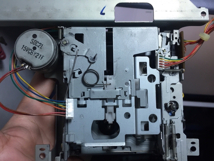 求救 nissan sentra 1.6 TAPE 廢掉接音源線+錄音帶偵測點