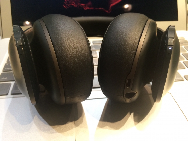 「開箱」JBL Everest Elite 700BT 不專業開箱