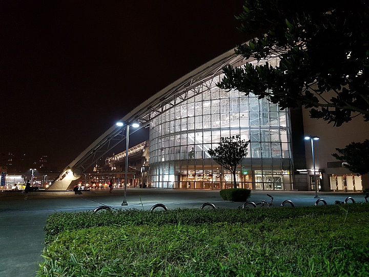 省電小鋼砲S7 夜拍x車軌x夜景蓋大樓