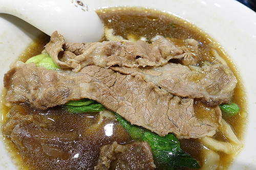 【食記】捷運國父紀念館站/延吉街美食。小熟成牛肉麵